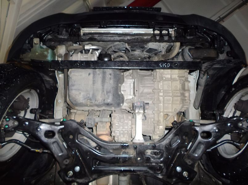 Захист двигуна, КПП і радіатора для Hyundai Tucson / IX35 2011-2021 KOLCHUGA WhiteCover 4.0461.00 фото ##SPECS## Об'єм двигуна: V-2,4 | Примітка: Арабський і Корейський ринок